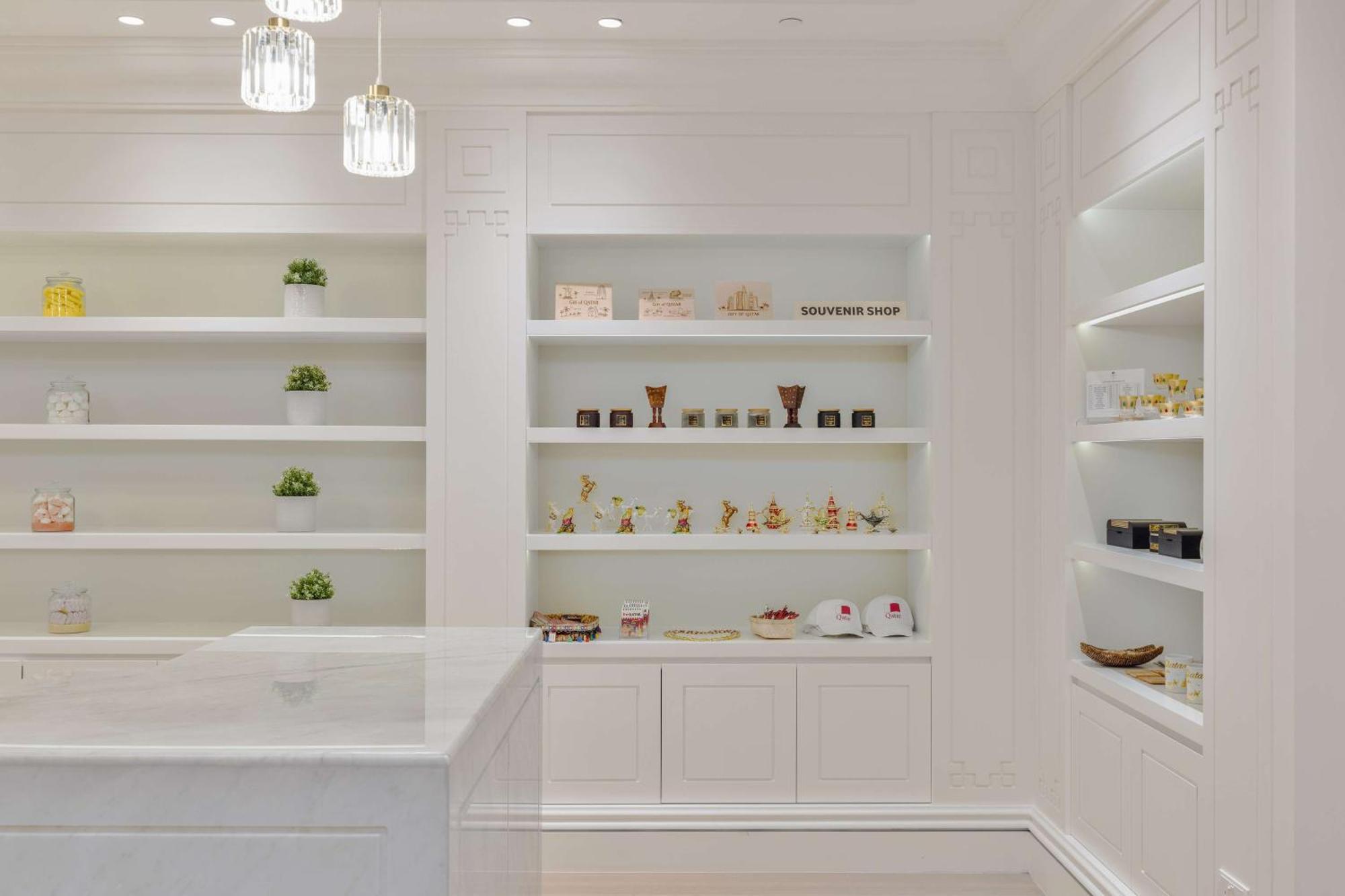 Doubletree By Hilton Doha Downtown Hotel Buitenkant foto The interior of a pharmacy