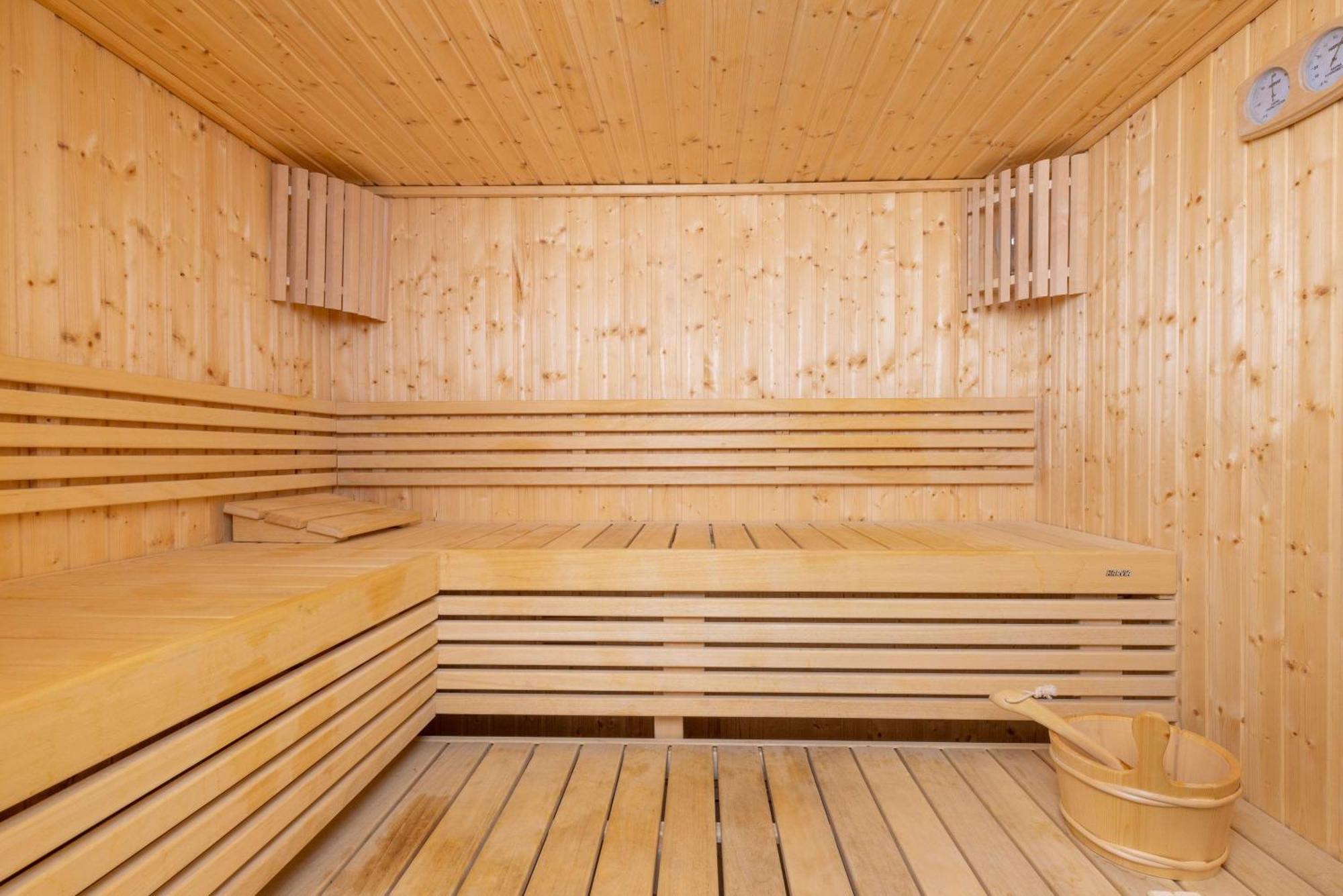 Doubletree By Hilton Doha Downtown Hotel Buitenkant foto A Finnish sauna