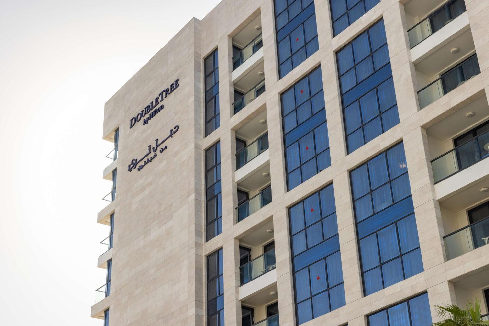 Doubletree By Hilton Doha Downtown Hotel Buitenkant foto Dubai Police Academy