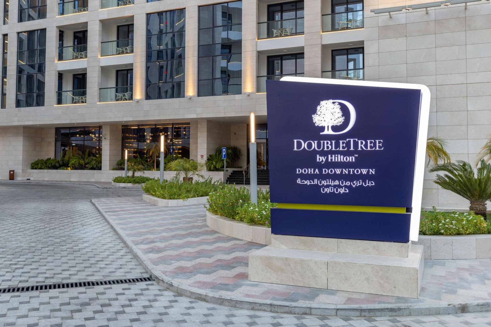 Doubletree By Hilton Doha Downtown Hotel Buitenkant foto DoubleTree by Hilton Doha